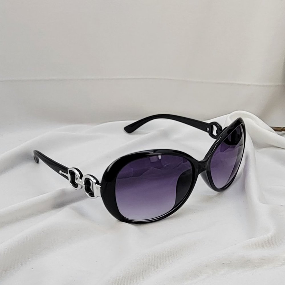 Fashion Inspired Large Frame Black Sunglasses